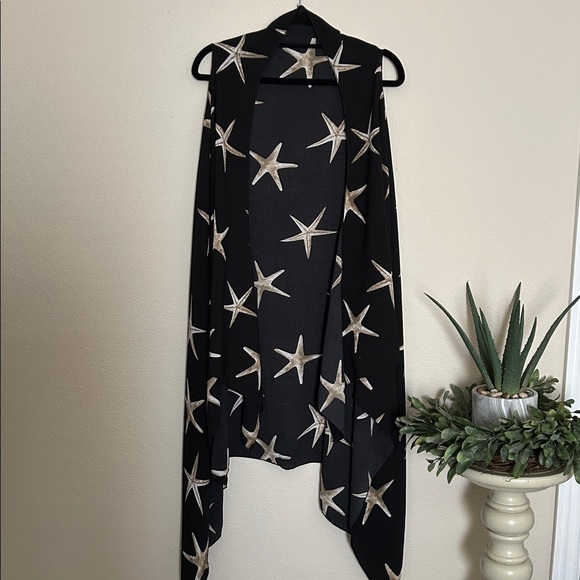 Black StarFish Patterned Shawl/Beach Cover-Up - Picture 2 of 4